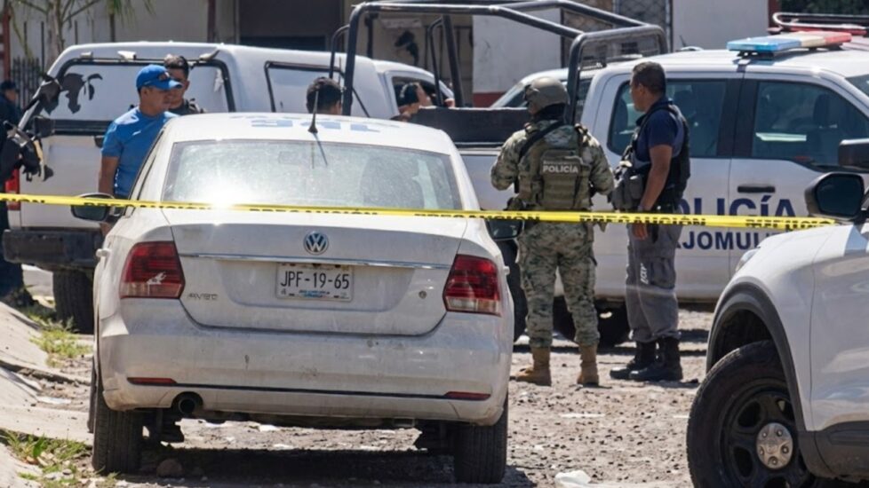 Un inquietante hallazgo en Tlajomulco genera una fuerte movilización policial tras el descubrimiento de un cuerpo en una maleta.