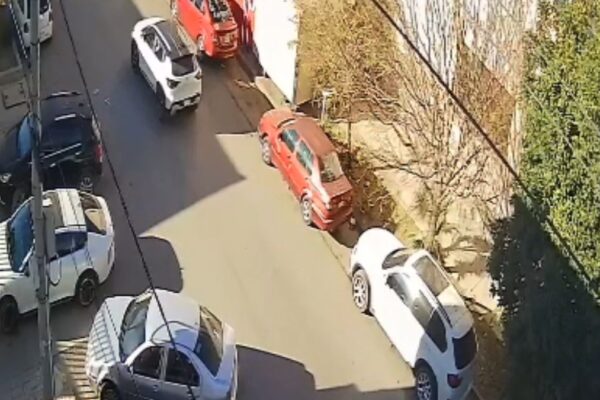 Un hombre fue arrestado en Torreón tras ser sorprendido robando cableado eléctrico en plena mañana. Conoce los detalles.