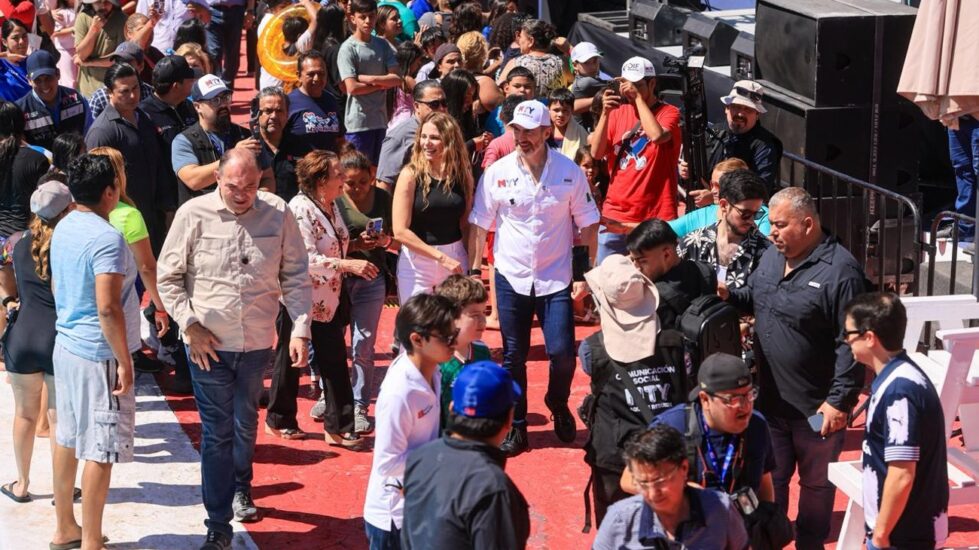 Adrián de la Garza da inicio a la temporada acuática en el Parque España