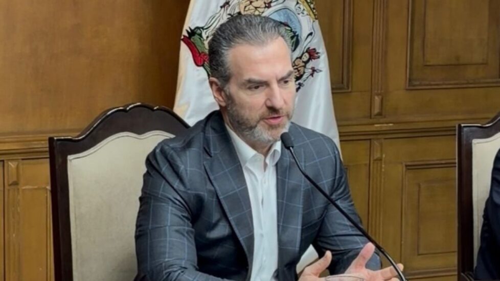 Adrián defiende la cantidad de regidores en Monterrey frente a propuestas de reducción