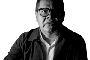 La valentía de una madre transforma un trágico caso en una búsqueda de justicia que desafía el sistema.