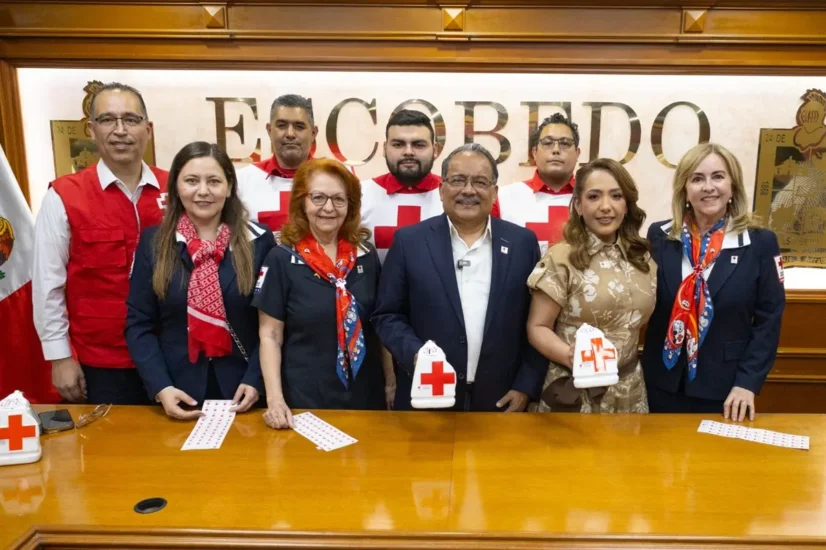 Andrés Mijes y la 4T Norteña apoyan colecta Cruz Roja en Escobedo