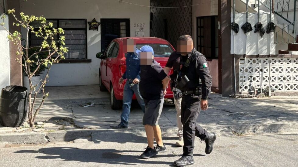 Un hombre fue arrestado en Mitras Centro tras una feroz discusión con su pareja, que terminó en agresión física.