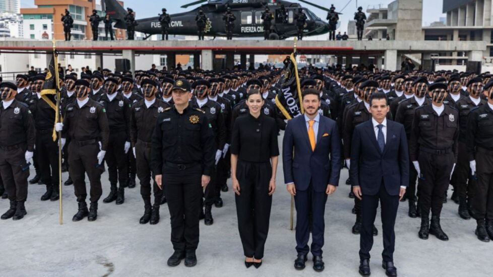 Graduación de 323 nuevos elementos de la Fuerza Civil en México