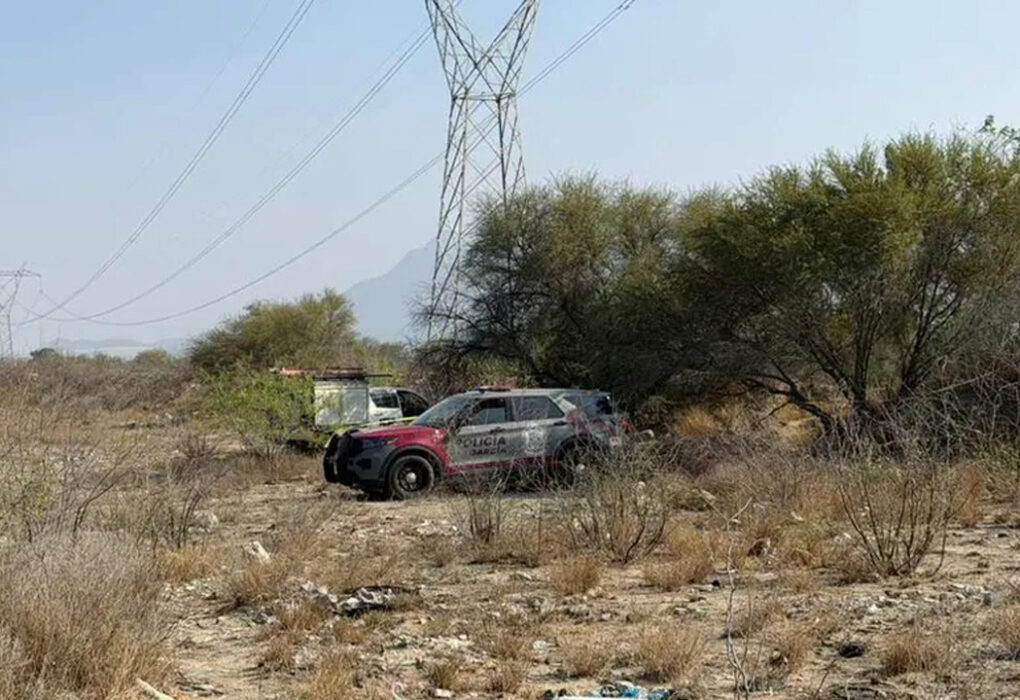 Descubren un cuerpo en descomposición en un área despoblada de García, generando inquietud en la comunidad local.