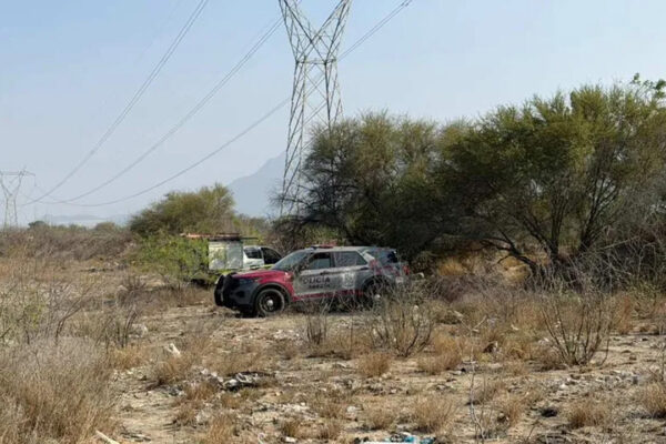 Descubren un cuerpo en descomposición en un área despoblada de García, generando inquietud en la comunidad local.