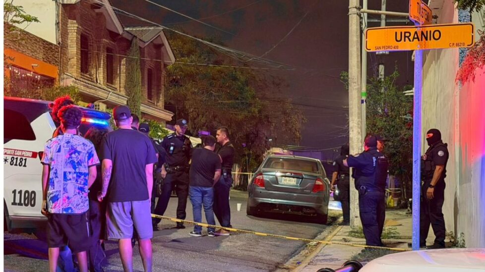 Un hombre fue asesinado a balazos en San Pedro Garza García tras una discusión relacionada con una mujer.