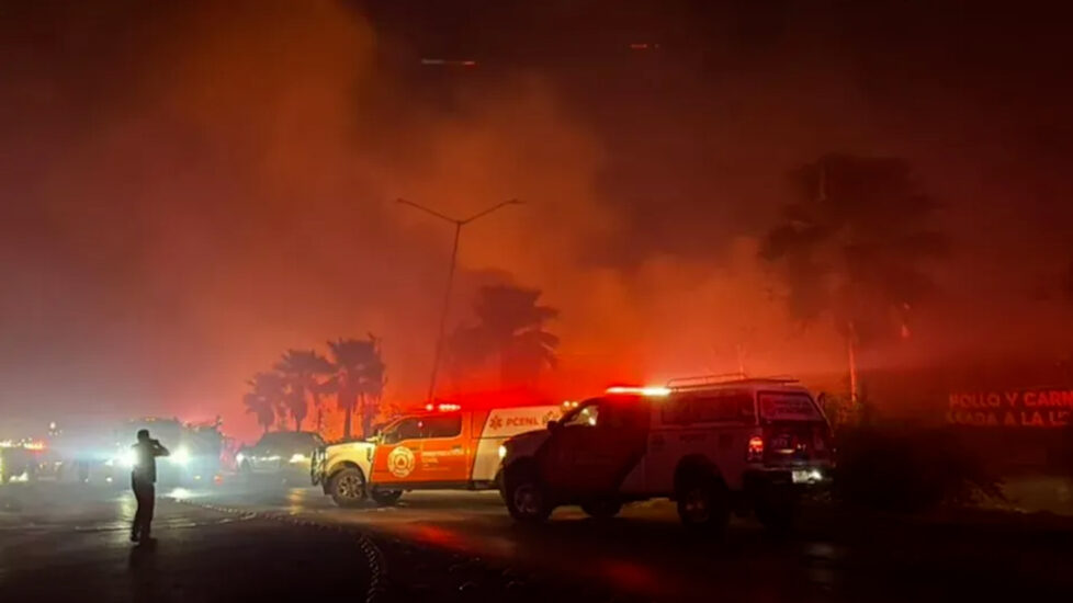 Un devastador incendio en Juárez ha arrasado con varios negocios, afectando gravemente a la comunidad local.