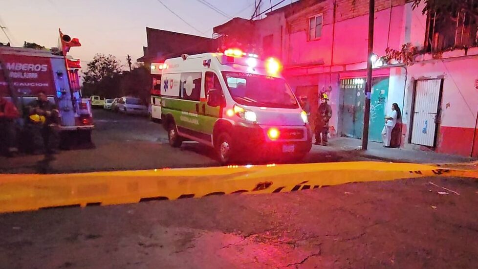 Un hombre en situación de calle sufre graves quemaduras tras un incendio en un local abandonado en Guadalajara.