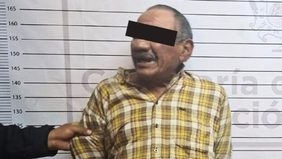 Un adulto mayor fue sorprendido tratando de robar focos en una panadería en Saltillo, lo que generó conmoción en la comunidad.