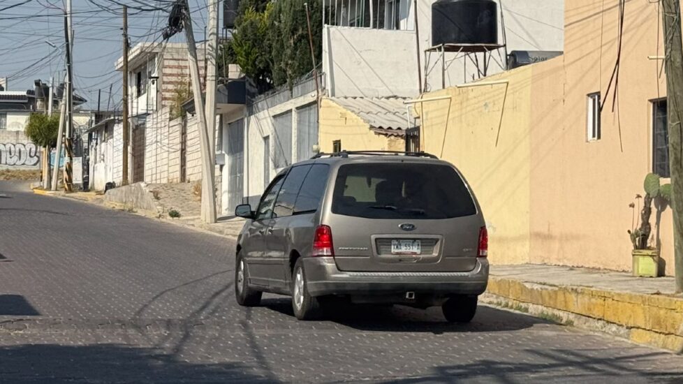 Un trágico suceso ocurrió en San Andrés Cholula, donde un hombre fue baleado mientras conducía y falleció más tarde en un hospital.