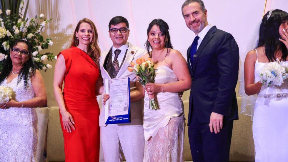 Monterrey celebra la unión de 350 parejas en un emotivo evento