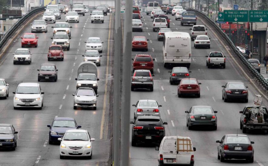 La ciudad de Monterrey detiene temporalmente los carriles reversibles debido al festivo; conoce las vialidades afectadas.