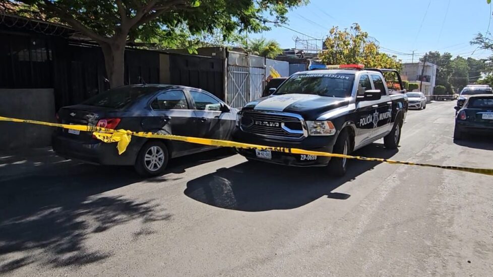 Un vecino de Zapopan halló cartuchos de AR-15 en su hogar, lo que ha generado preocupación en la comunidad.