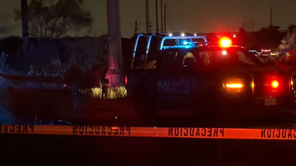 Encuentran el cuerpo de un hombre en Salinas Victoria, las investigaciones continúan para identificarlo.