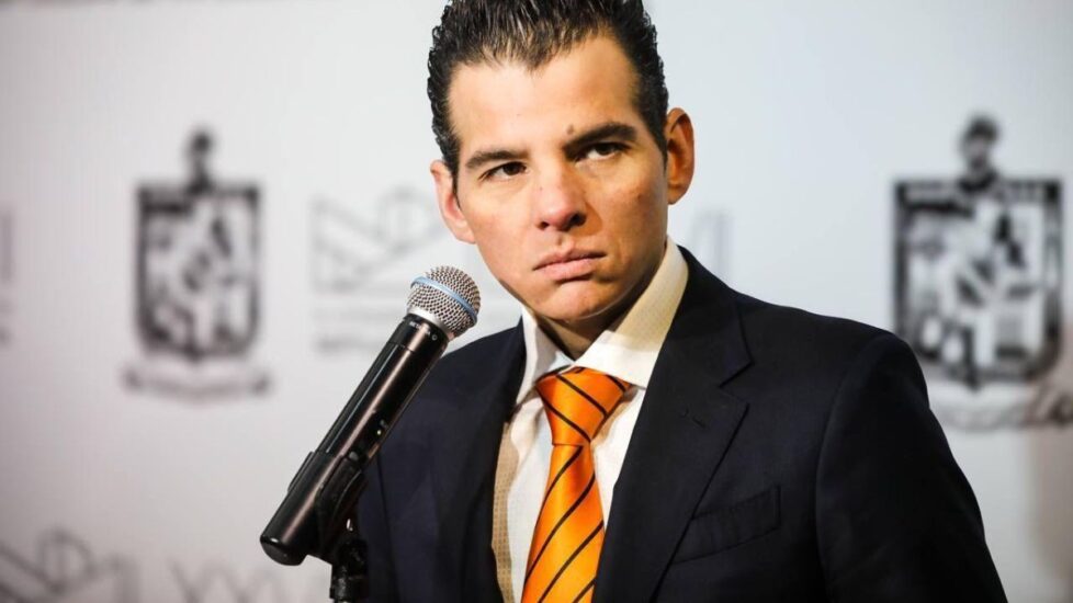 El gobierno estatal advierte sobre la falta de sustento técnico en los cambios viales en Pino Suárez y Madero.