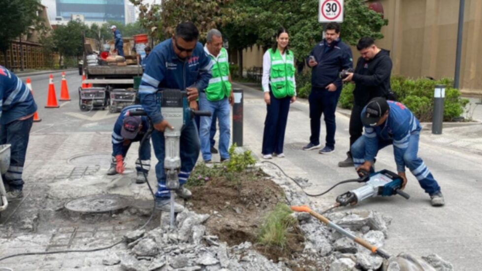 Monterrey retira jardineras en avenidas por proyecto de urbanismo moderno