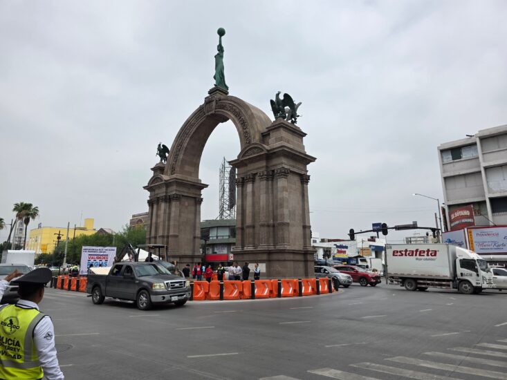 Reapertura de carriles en el Arco de la Independencia avanza con cautela