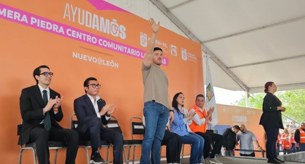 Samuel García inicia construcción de centro comunitario en Juárez
