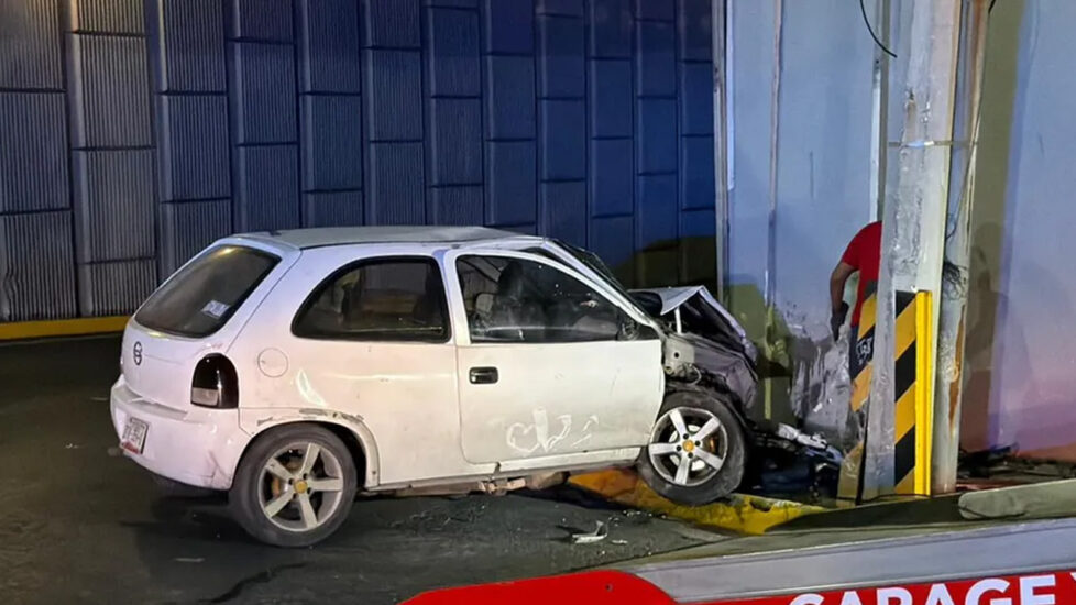 Un accidente en Monterrey ha dejado a cuatro hombres heridos tras un choque, generando alarma en la comunidad.