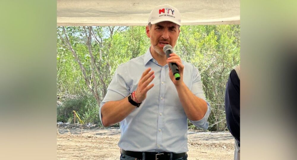 Adrián de la Garza explora su futuro político entre el PRI y el PAN