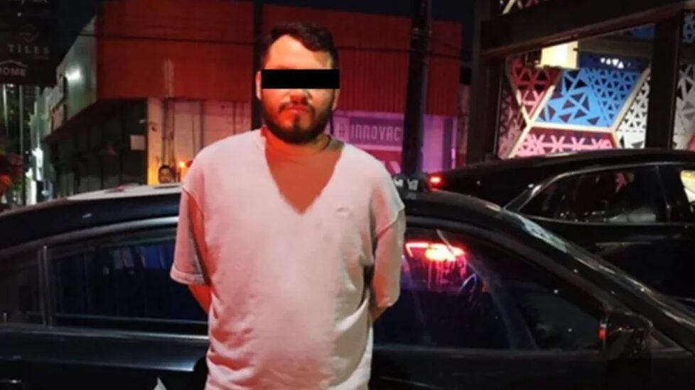 Capturan a hombre en Monterrey por agredir y asfixiar a su pareja. Un caso de violencia de género en el país.
