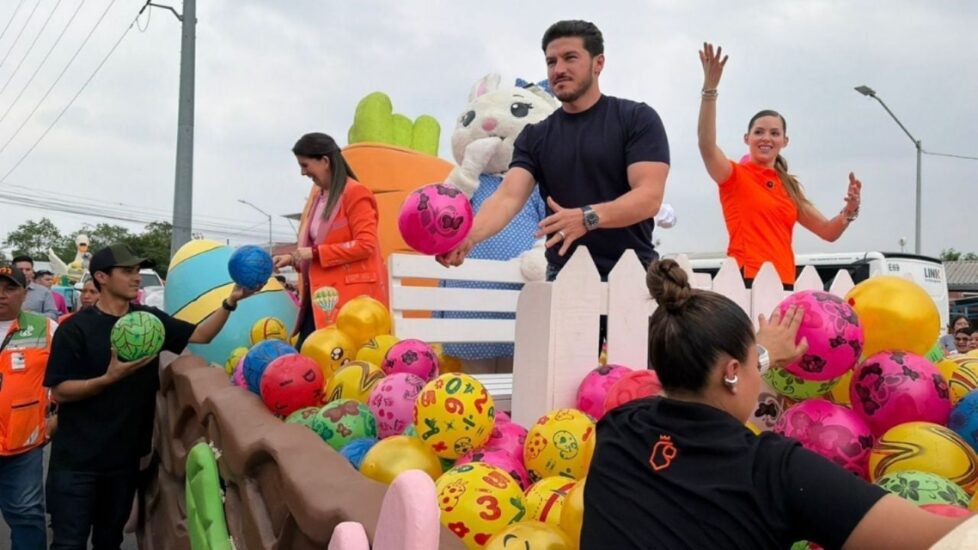 El gobernador Samuel García lidera el desfile del Día del Niño en Monterrey