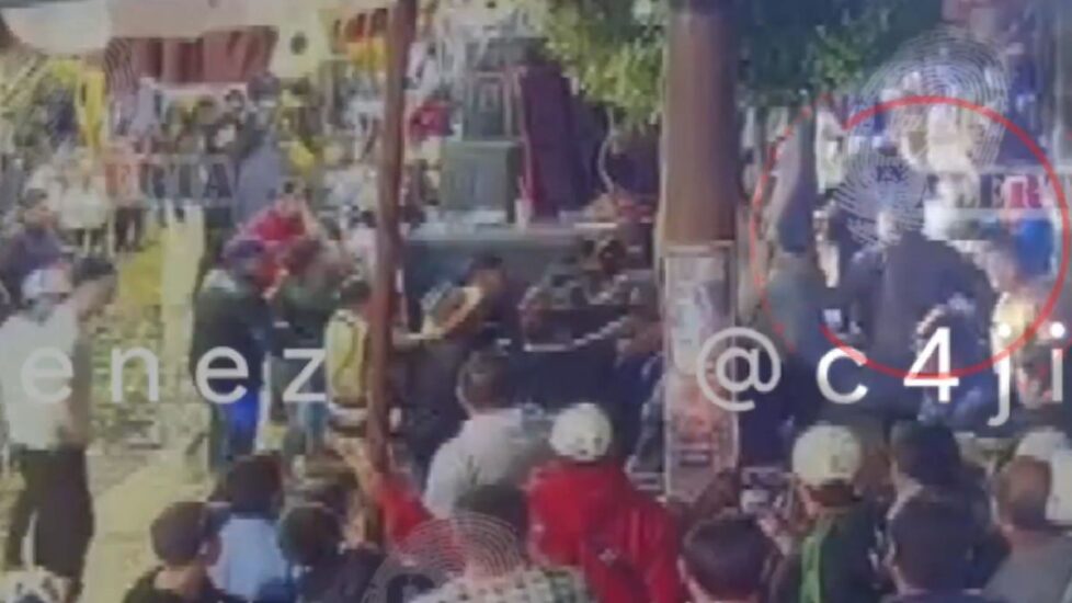 En un trágico incidente, una mujer fue agredida en el carnaval de Chimalhuacán, lo que ha generado indignación entre los presentes.