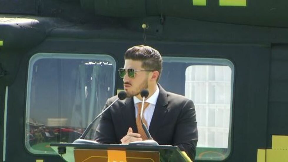 Samuel García presenta segundo helicóptero Black Hawk para Fuerza Civil en NL