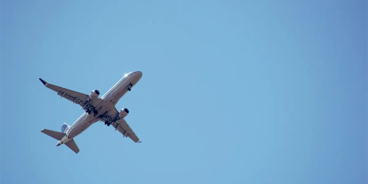 Descubre los vuelos nacionales e internacionales programados para hoy en el Aeropuerto Internacional de Monterrey.