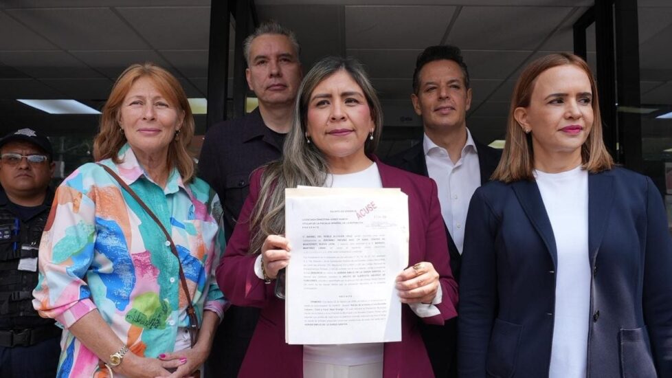 Morena presenta denuncia contra Adrián de la Garza por irregularidades en Monterrey