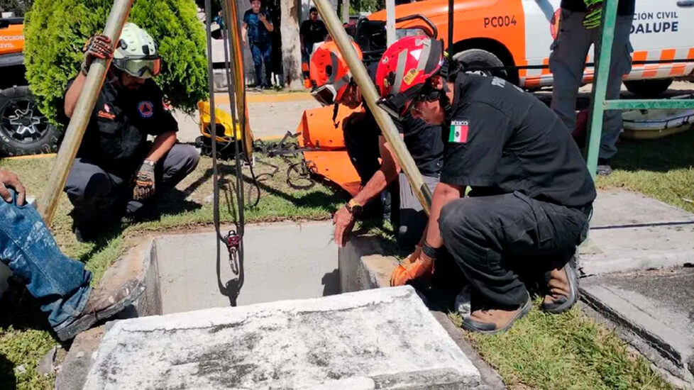 Descubre los detalles de cómo una mujer cayó en una tumba mientras visitaba un panteón en Guadalupe, ¡no te lo pierdas!