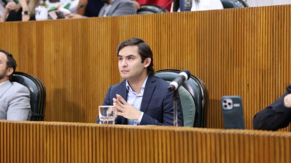 Rodrigo Montemayor justifica su ausencia en caso contra Samuel García